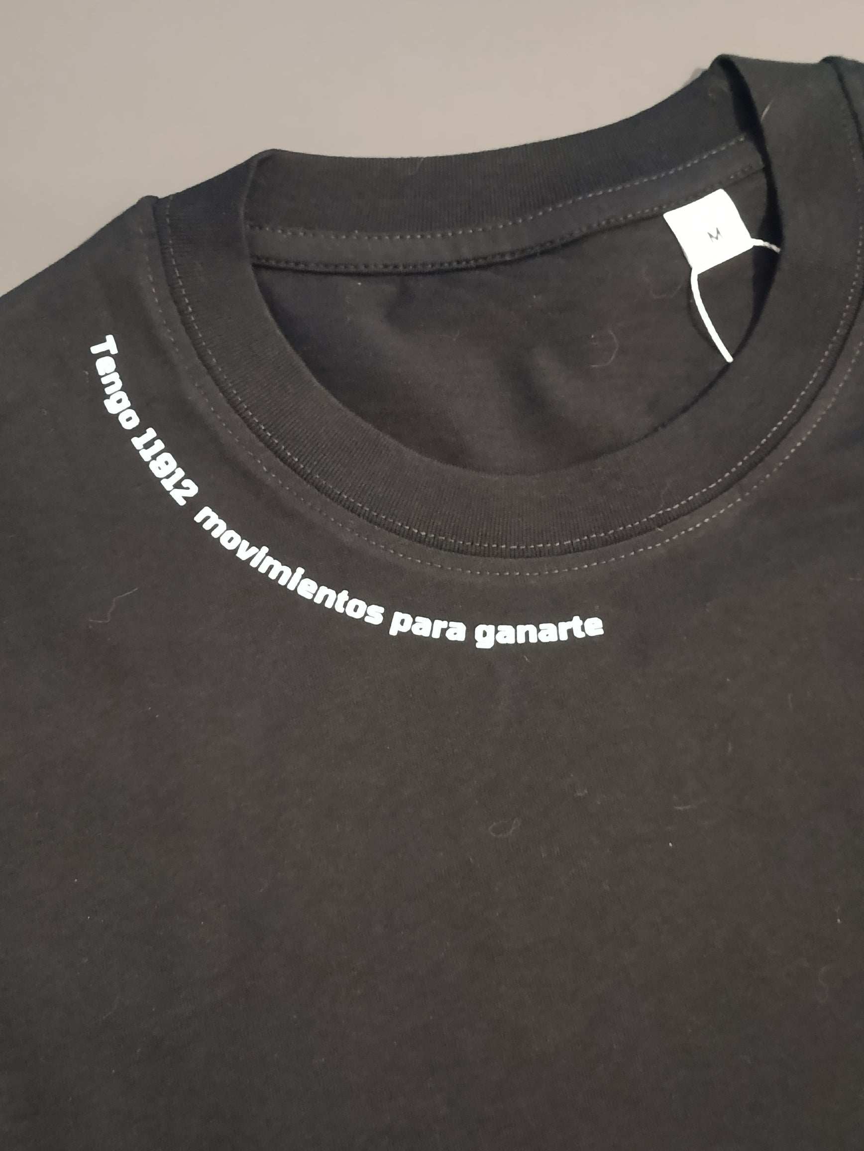 detalle cuello camiseta oversize RBT-ONE